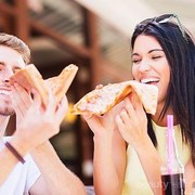 Deretan Tempat Unik untuk Merayakan Anniversary yang Bisa Kamu Datangi, Ladies!