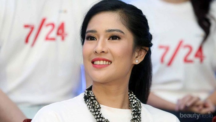 Rahasia Cantik Dian Sastro