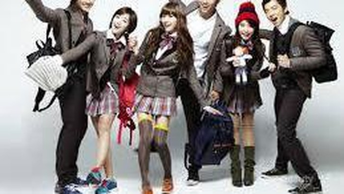 Gaya Fashion ala Murid Sekolah di Drama Korea