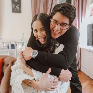 Bikin Heboh, Kekasih Al Ghazali Tak Tahu Sendok