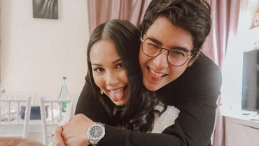 img-title Bikin Heboh, Kekasih Al Ghazali Tak Tahu Sendok