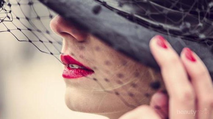 5 Cara Agar Lipstik Tahan Lama