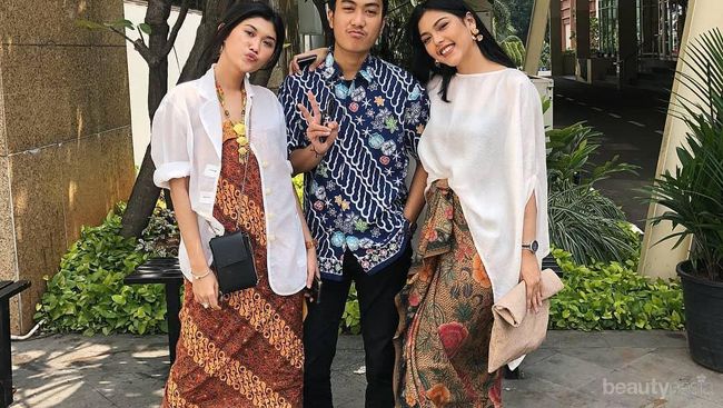 4 Model  Rok  Kebaya Wisuda yang Kekinian Ini Lagi Eksis 