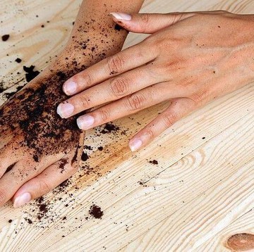 Anti Kusam, Begini Cara Memutihkan Badan yang Ampuh Hanya dengan Kopi