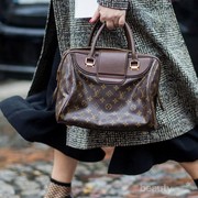 [FORUM] Mendingan tas atau baju ya yang harus barang branded?