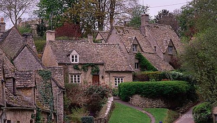 Traveling ke Desa-desa Tercantik di Dunia