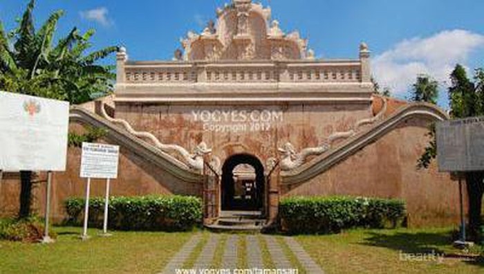 Menjelajahi Istana Air Taman Sari Yogyakarta yang Memesona