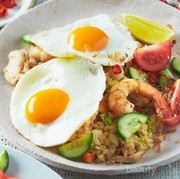 Kamu Tim Nasi Goreng Pakai Telor Ceplok atau Telor Dadar?