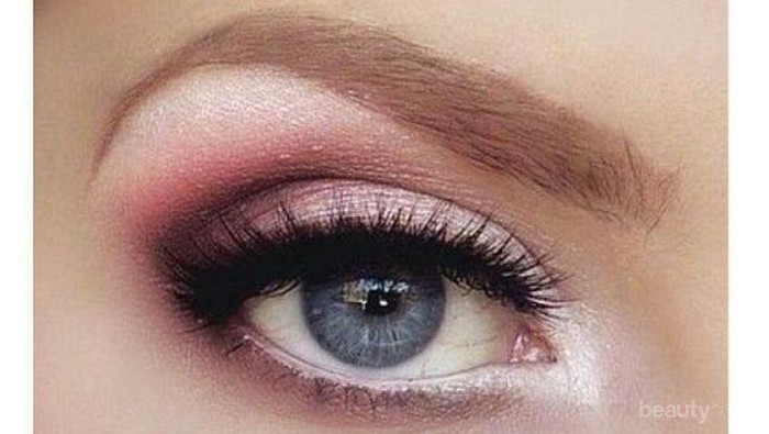 Eyeshadow Lokal Populer? Jangan Kaget dengan Daftar Berikut Ini