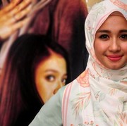 Hijabers Wajib Tahu: 3 Aturan Penting Cara Makeup Wanita Berhijab