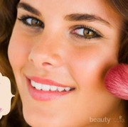 Wajah Berseri dan Segar dengan Aplikasi Blusher Sesuai Bentuk Wajah