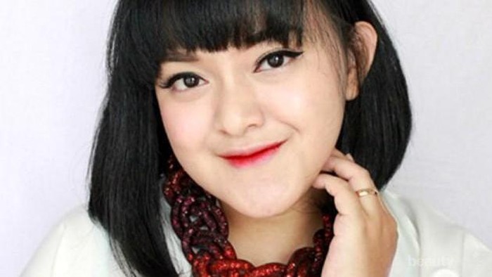 Intip Lipcoat Baru dari Lizzie Parra