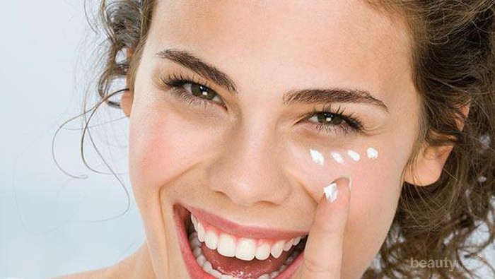 Yakin Cara Mengaplikasikan Eye Cream Kamu Sudah Benar? Ini Cara Tepatnya!