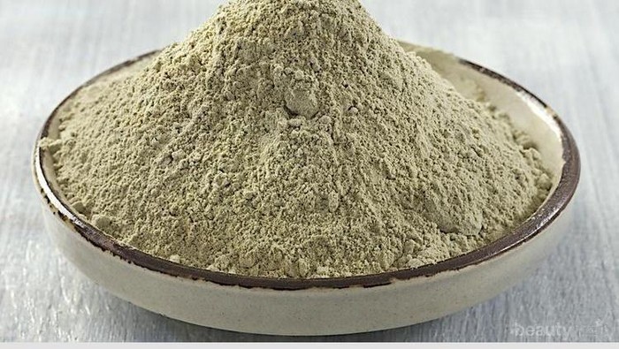 DIY: Mengatasi Komedo dengan Masker Tanah Liat Bentonit
