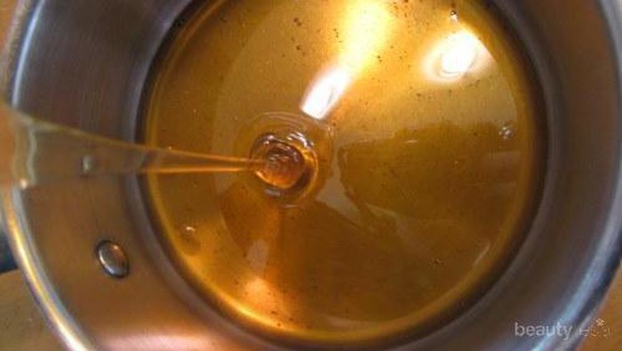 4 Rutinitas Alami Perawatan Wajah untuk Kulit Kering