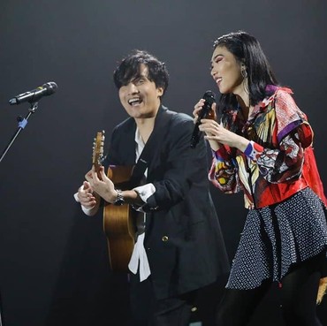 Lirik Lagu 1+1 - Isyana Sarasvati, Rayhan Maditra