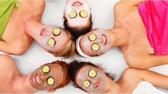 Usir Kulit Berminyak dengan 7 Bahan Alami