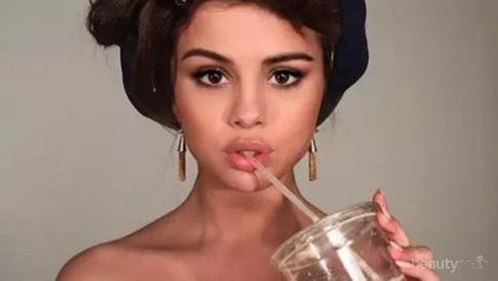 Minuman Berikut Selalu Hadir dalam Rutinitas Pagi Selena Gomez