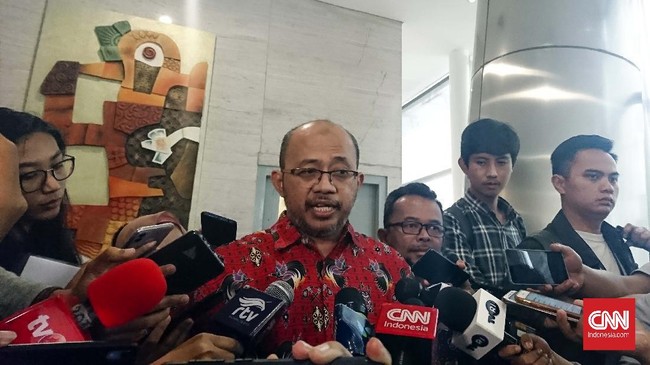 Merespons Jokowi, Ketum PB IDI mengatakan penyebab mayoritas dokter terkonsentrasi di Jawa bukan sekedar persoalan mencetak dokter saja.