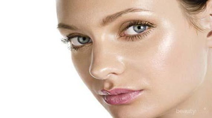 4 Rutinitas untuk Membersihkan Minyak Berlebih di Wajah