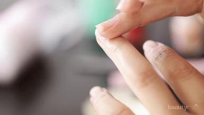 Jaga Kelembapan Kutikula Kuku dengan 4 Produk Ini