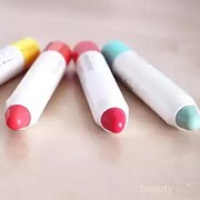 4 Lip Liner yang Wajib Kamu Coba!
