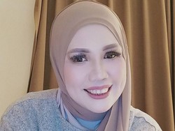 Demi Pekerjaan, Elly Sugigi Ngaku Pernah Pakai Susuk 4 Tahun