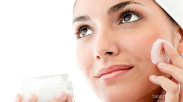 Cara Tepat Memakai Pelembab Wajah