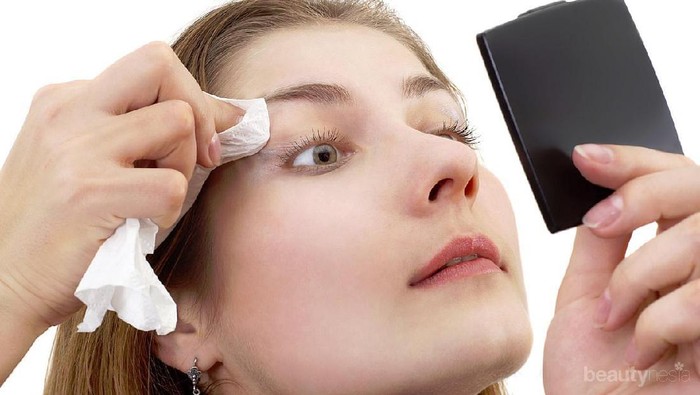 Tips Membersihkan Makeup dengan Benar