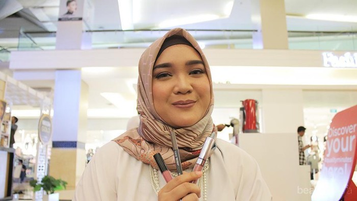 Serba-Serbi Hijab oleh Suci Utami di Acara The Beauty Stop