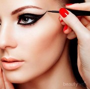 Hindari Kesalahan Pengaplikasian Eyeliner Berikut Ini!