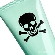 Hindari Kosmetik yang Mengandung 3 Bahan Berikut