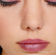 Percantik Dirimu dengan Menambahkan Glitter pada Makeup