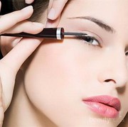 Kesulitan Memakai Eyeliner? Ini Tutorial Mudahnya untuk Pemula yang Masih Belajar