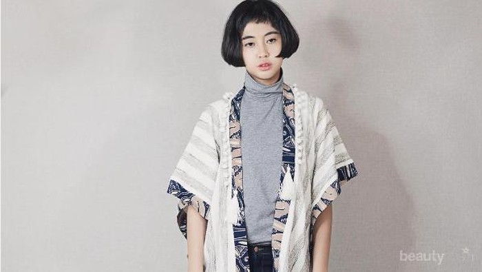 Bergaya Trendy dengan Kimono Batik ala Evita Nuh