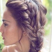 Inspirasi Gaya Rambut untuk Sambut 17 Agustus dalam 5 Menit