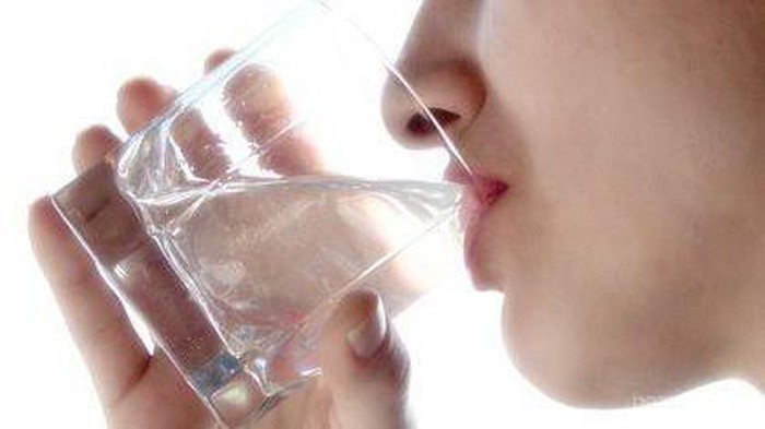 Manfaat Air Putih untuk Tubuh