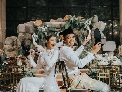 7 Foto Mewahnya Pernikahan Artis Malaysia, Weedding Cake-nya Mengejutkan