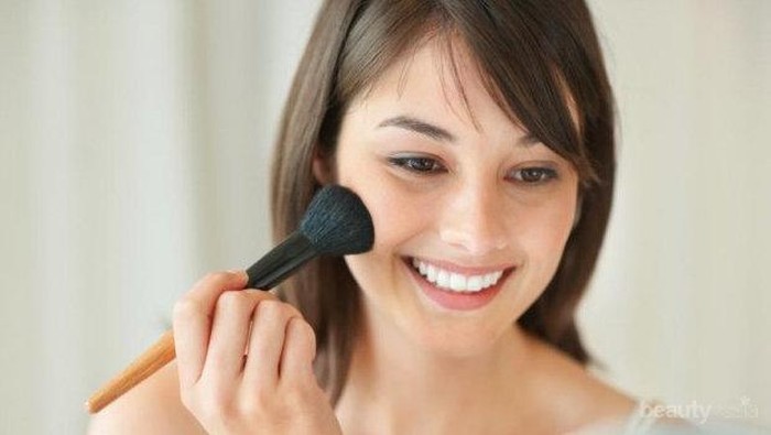 Tips Memakai Blusher Sesuai Bentuk Wajah