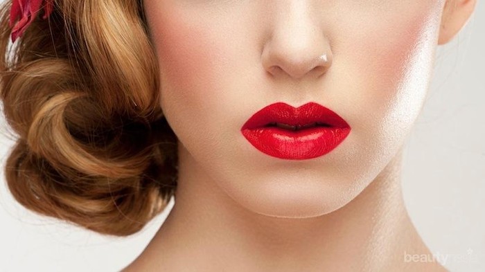 Tips Agar Lipstick Terlihat Rapi & Tahan Lama Tips Agar Lipstick Terlihat Rapi & Tahan Lama