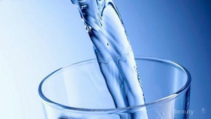 6 Kebiasaan Baik agar Kuku Tumbuh Cepat & Sehat