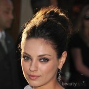 Smokey Eyes ala Mila Kunis akan Membuat Matamu Seperti Ini