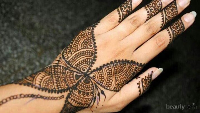 Warna Henna-mu Cepat Memudar? Lakukan Hal Ini