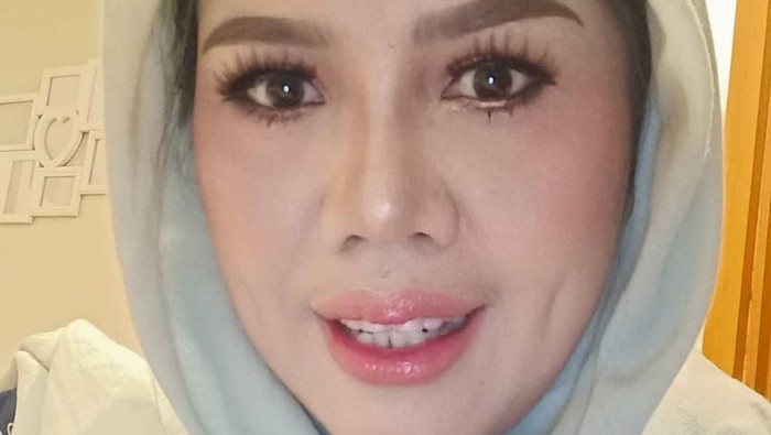 elly sugigi