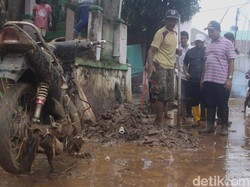 Tinjau Lokasi Banjir Cikeruh, Bupati Dony Siapkan Langkah Penanganan