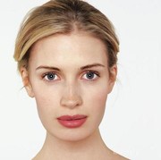 Tips 'No Makeup' Look untuk Tampilan Natural Setiap Hari