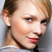 Rekomendasi 5 Blusher Drugstore Berkualitas untuk Pipi Merona