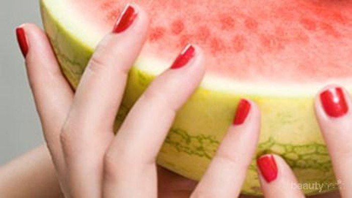 Masker Semangka untuk Kulit Wajah Kencang & Cerah