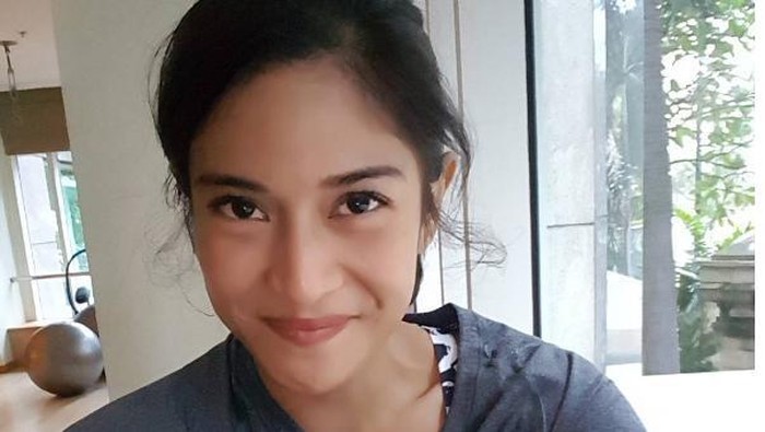 Olahraga Murah ala Dian Sastro Ini Bisa Membuat Kamu Cantik!