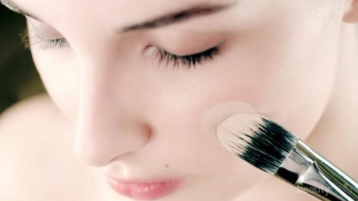 Water-based Foundation untuk Kulit Berminyak